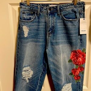 NWT Cello Rose Embroidered Distressed Jeans